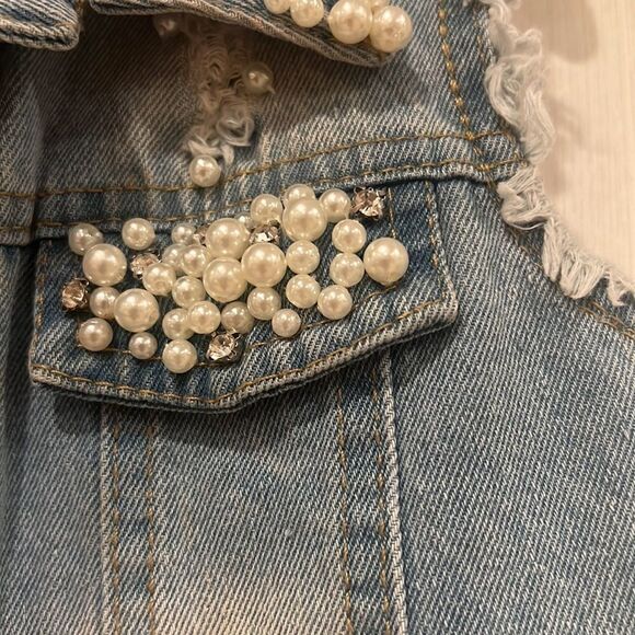 Pearls Jean vest  - Picture 2 of 14
